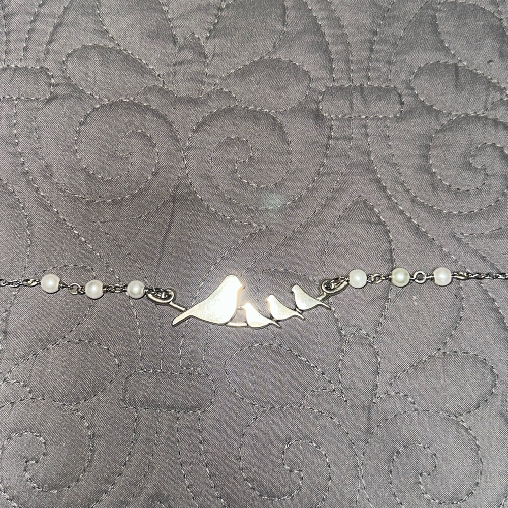 Gorgeous Momma Bird and Baby Chicks Necklace 🐥 🐣 🐥